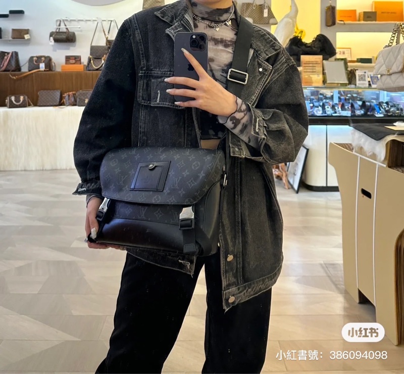 LV M40511 Messenger PM 經典Monogram Eclipse黑武士斜背郵差包 ⭕️櫃上售價$84000元⭕️ 💝近新品💝晶片款💝-36