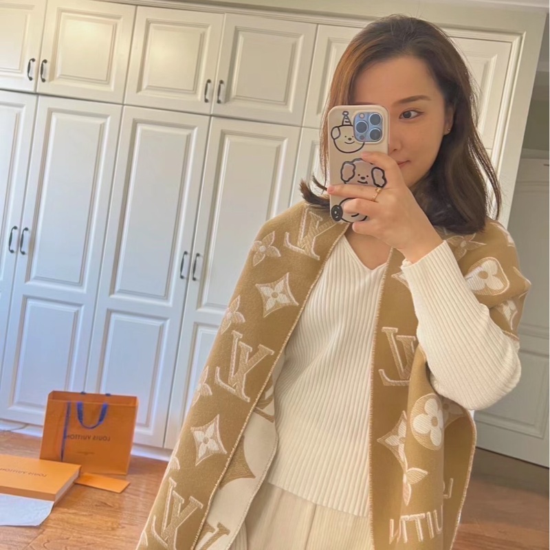 M78160 LV Essential Shine 圍巾 ⭕️全新閒置品⭕️-2