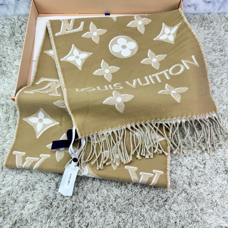 M78160 LV Essential Shine 圍巾 ⭕️全新閒置品⭕️-5