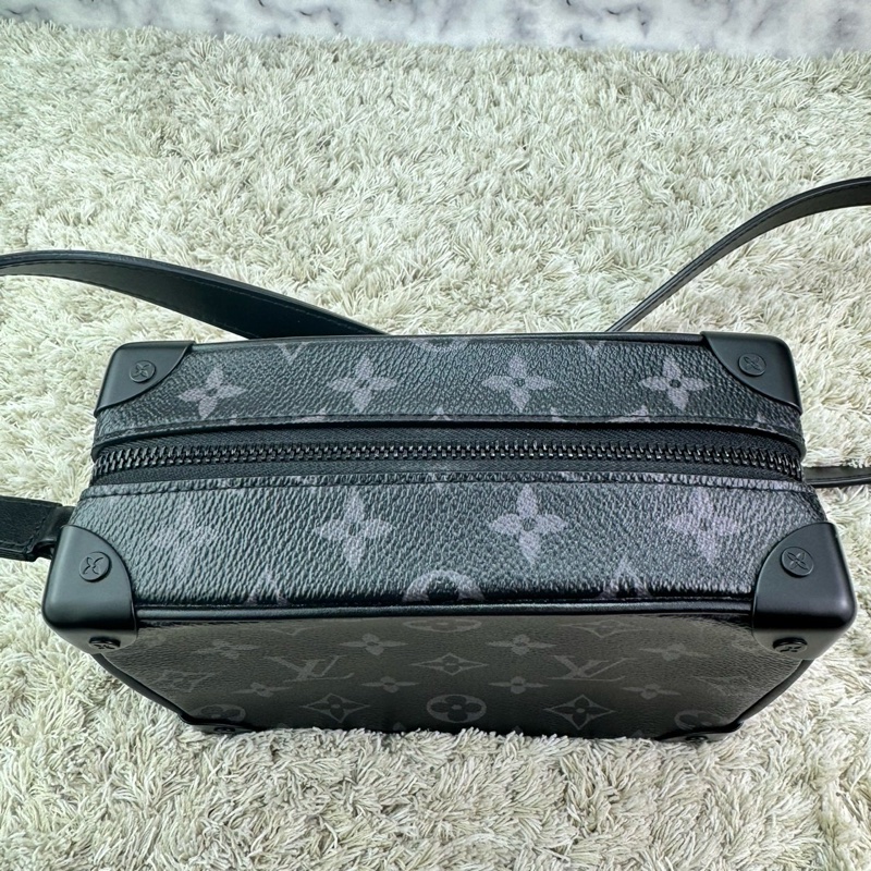 LV M44735 SOFT TRUNK系列經典Eclipse帆布印花拉鍊肩背方包(迷你)  👉晶片款👉中性款式男  女都可輕鬆駕馭-16