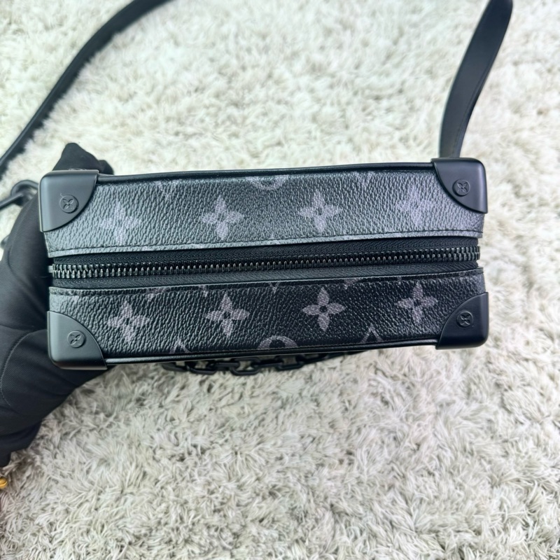 LV M44735 SOFT TRUNK系列經典Eclipse帆布印花拉鍊肩背方包(迷你)  👉晶片款👉中性款式男  女都可輕鬆駕馭-18