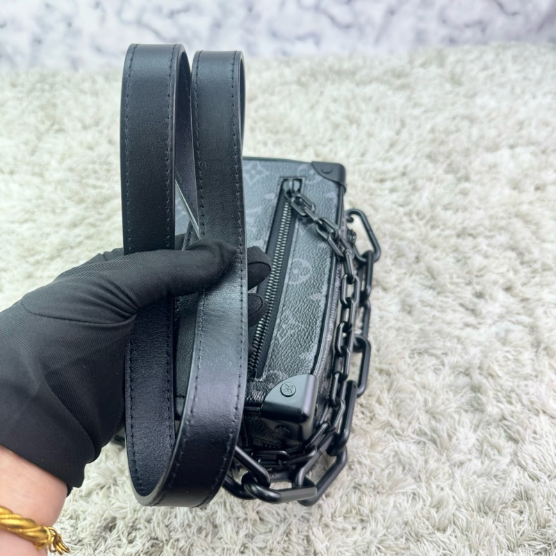 LV M44735 SOFT TRUNK系列經典Eclipse帆布印花拉鍊肩背方包(迷你)  👉晶片款👉中性款式男  女都可輕鬆駕馭-24