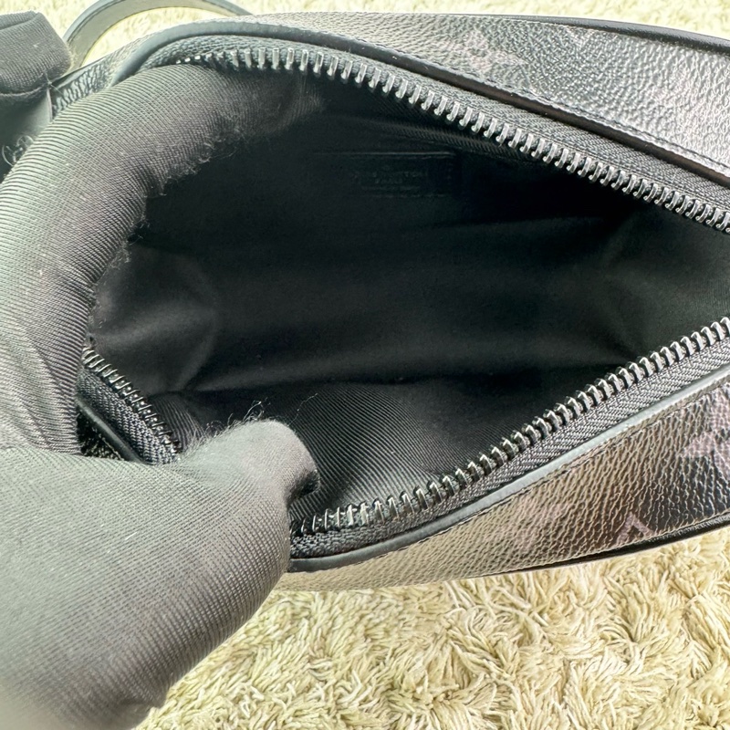 LV M44735 SOFT TRUNK系列經典Eclipse帆布印花拉鍊肩背方包(迷你)  👉晶片款👉中性款式男  女都可輕鬆駕馭-27