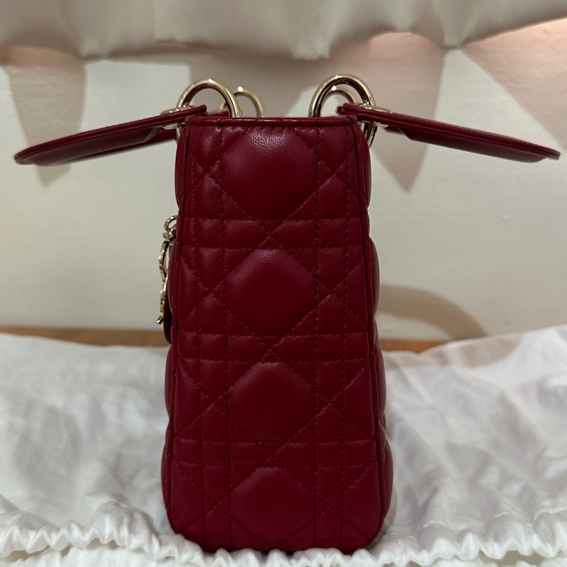 酒紅皮金釦Lady Dior 黛妃包小號-8