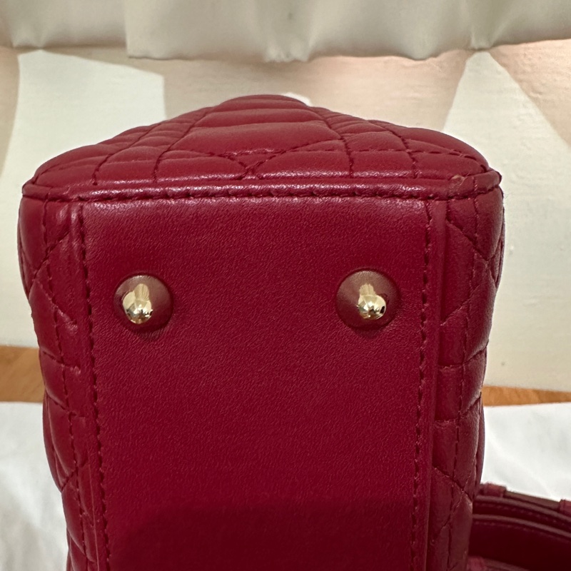 酒紅皮金釦Lady Dior 黛妃包小號-13