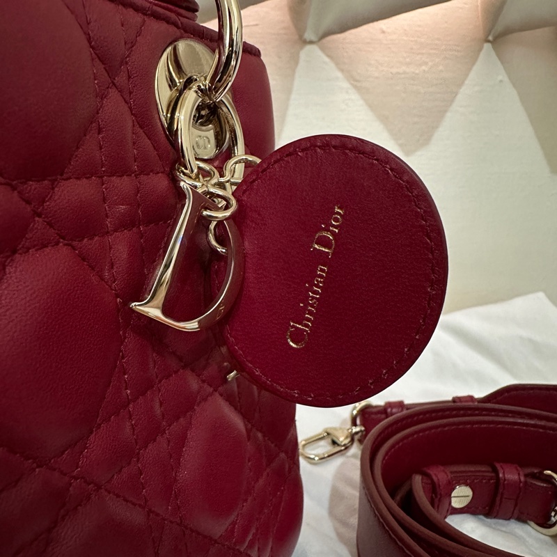 酒紅皮金釦Lady Dior 黛妃包小號-14