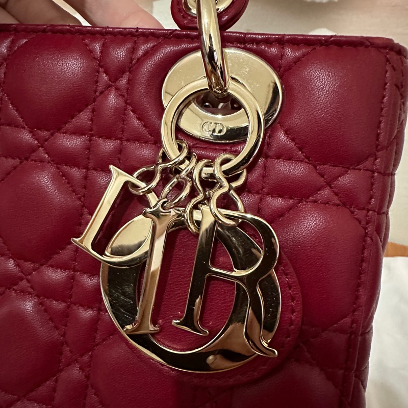酒紅皮金釦Lady Dior 黛妃包小號-15