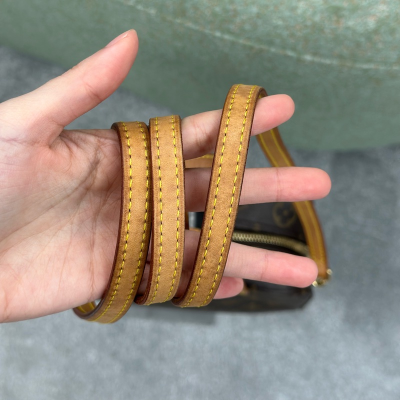 🔥包況很好🔥#lv 老花 #飯盒包 #便當包 #手提包 #斜背包 豆腐包-9