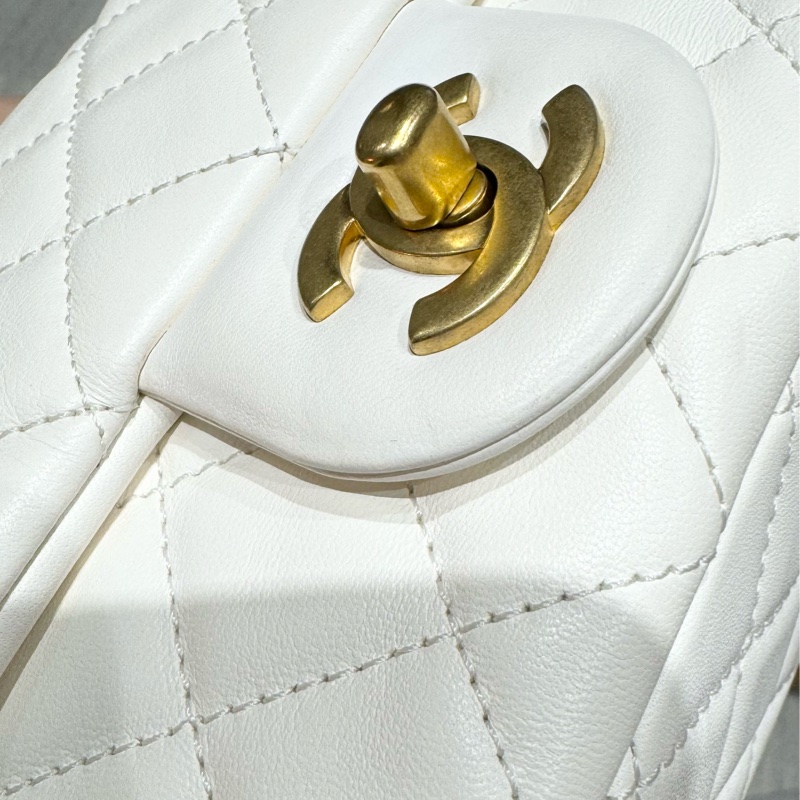 CHANEL香奈兒白色金球方胖子 17cm 稀有釋出-14