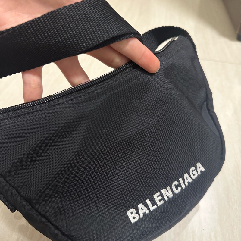 Balenciaga 巴黎世家 尼龍腋下包-1