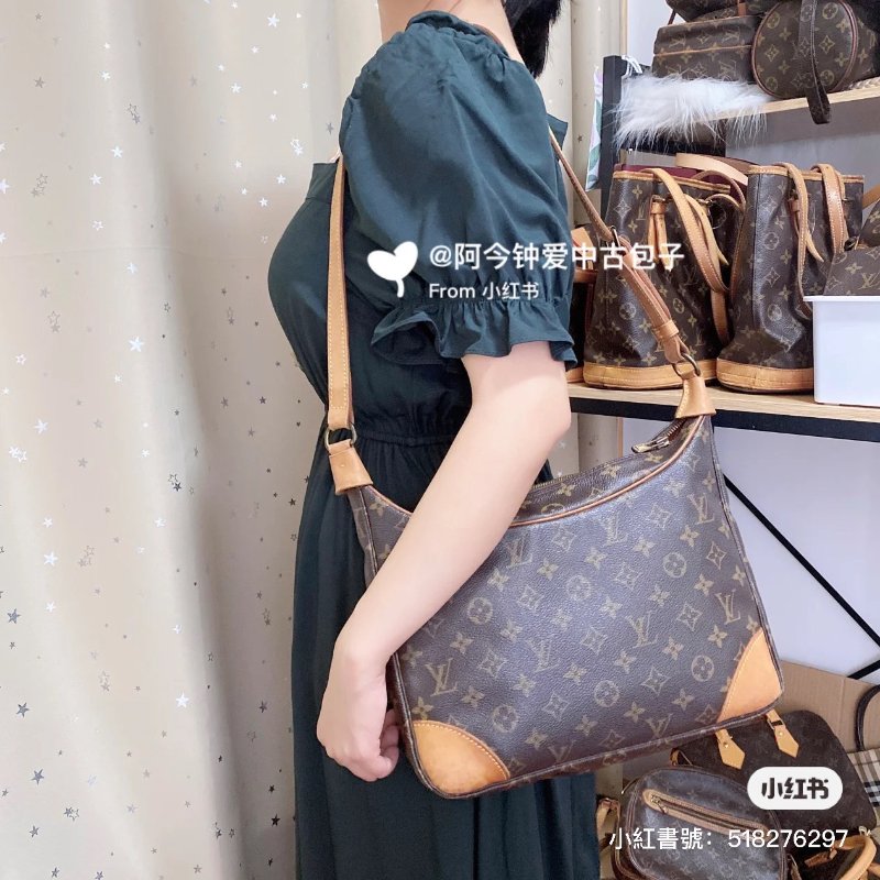 全網最低❤️LV❤️經典老花牛角包~包況良好-2