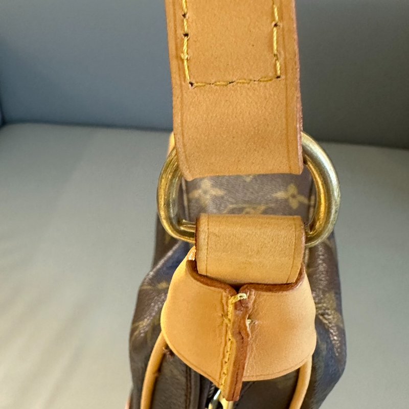 全網最低❤️LV❤️經典老花牛角包~包況良好-23