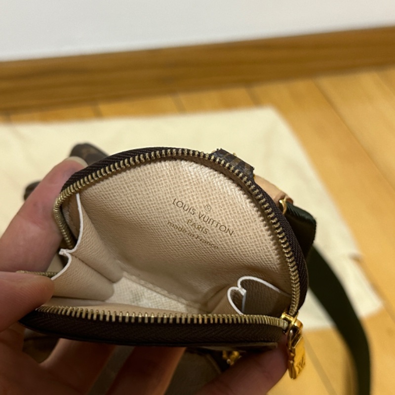 LV M44813 一包三用 麻將包 零錢包 三合一-12