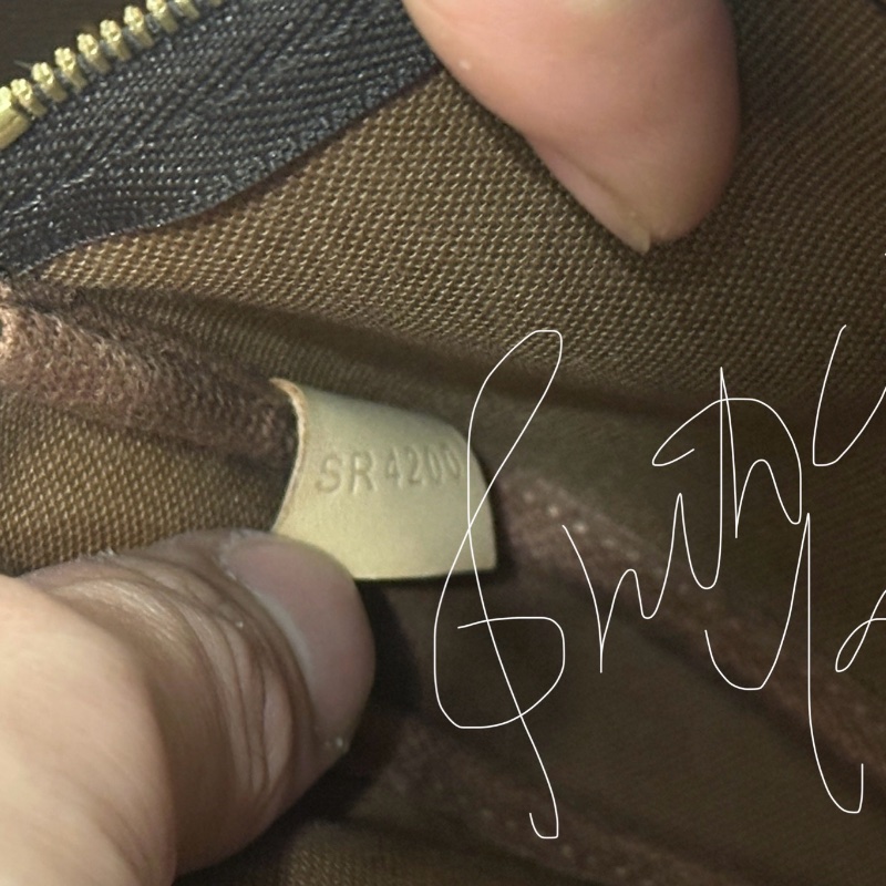 LV M44813 一包三用 麻將包 零錢包 三合一-15