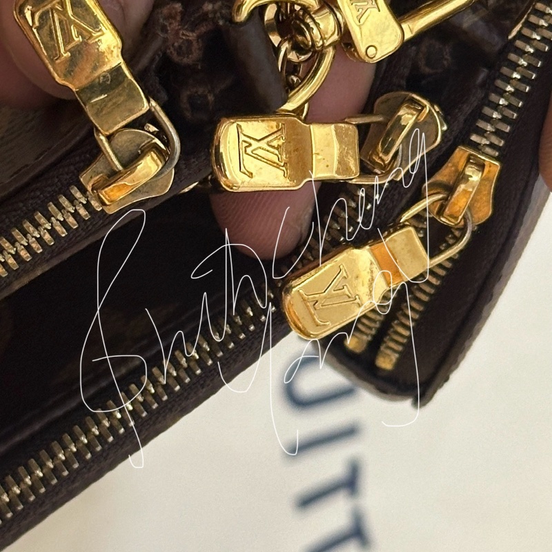 LV M44813 一包三用 麻將包 零錢包 三合一-16