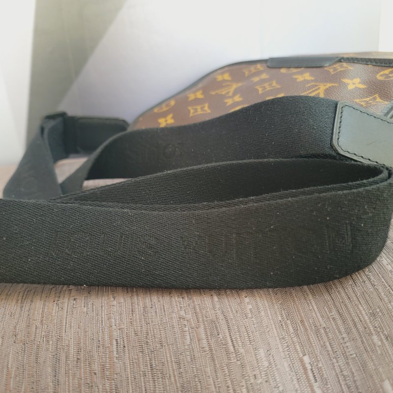 二手 九新 LOUIS VUITTON LV帆布翻蓋磁釦斜背包 /男女皆宜 老花郵差包-16