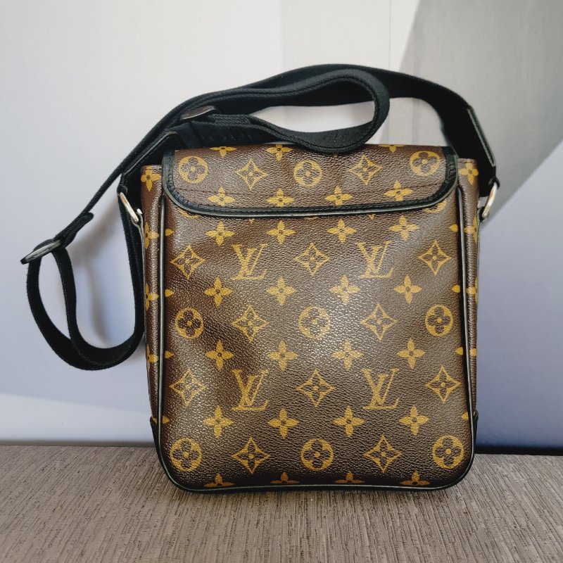 二手 九新 LOUIS VUITTON LV帆布翻蓋磁釦斜背包 /男女皆宜 老花郵差包-7