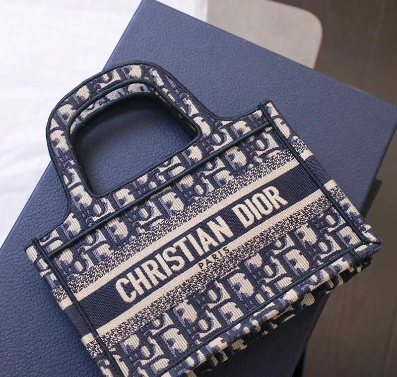 【哥吉拉精品時尚】激新 Dior mini Tote 托特-1