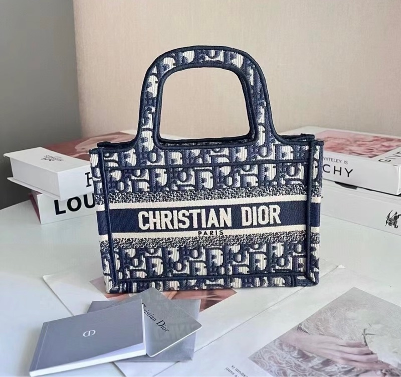 【哥吉拉精品時尚】激新 Dior mini Tote 托特-8