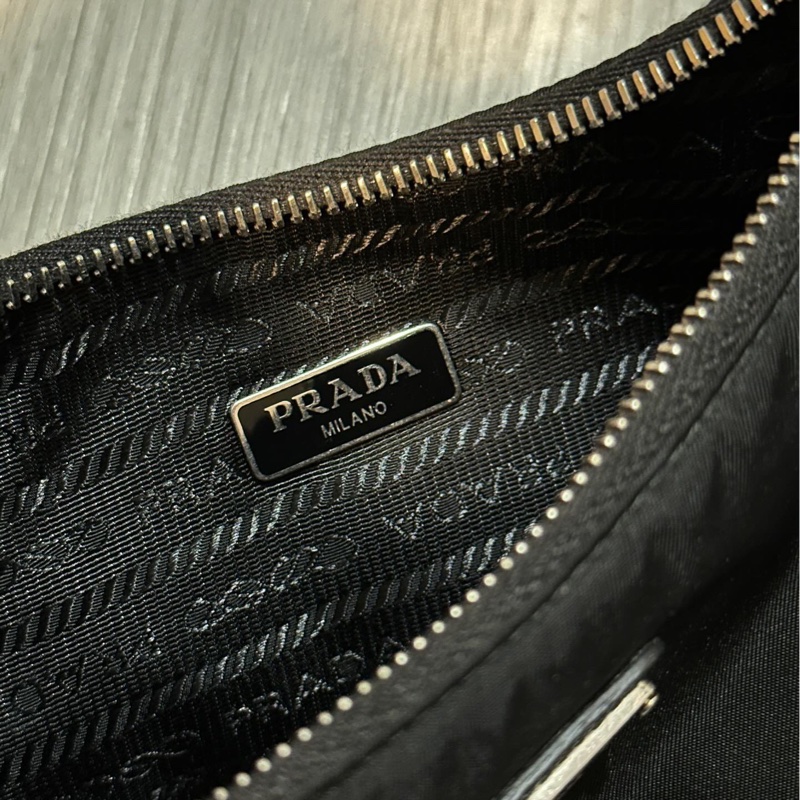 （包況很新）可議 Prada Re-Edition 2005 三合一-7