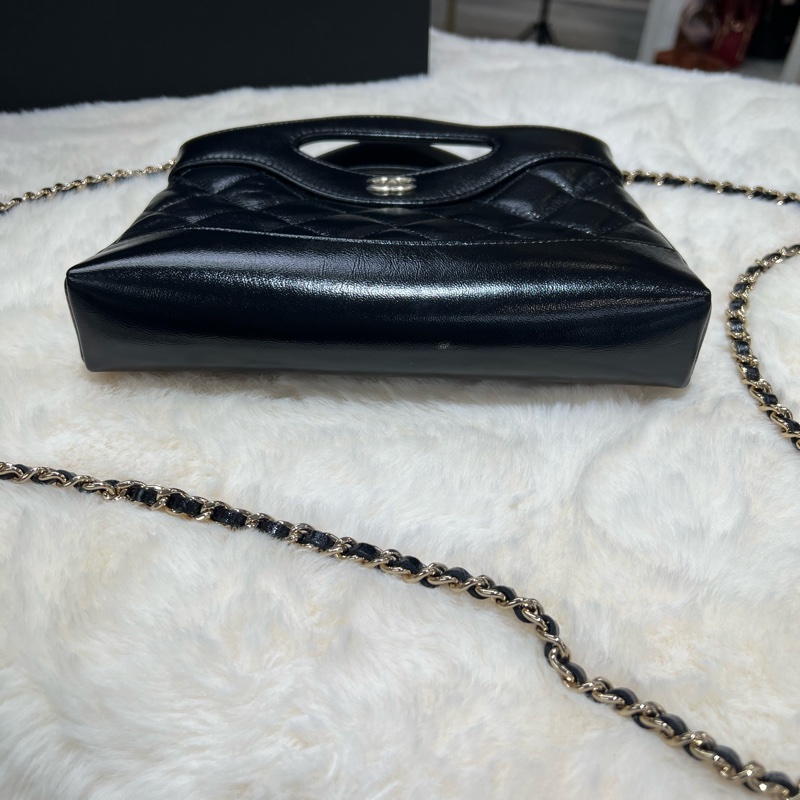 Chanel 24C mini 31 nano bag 新款橫版 油蠟皮 黑金扣 全新 正版 超難買款式-9