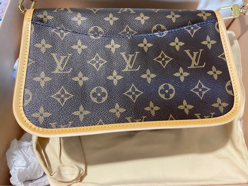 LV 法棍包-4