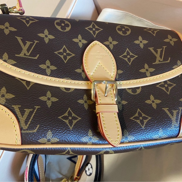 LV 法棍包-7
