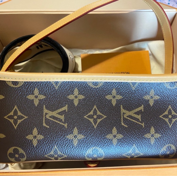 LV 法棍包-10