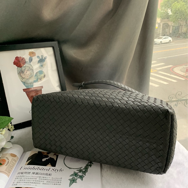 Bottega Veneta 經典編織小羊皮手提/肩背托特包(深灰色)-3