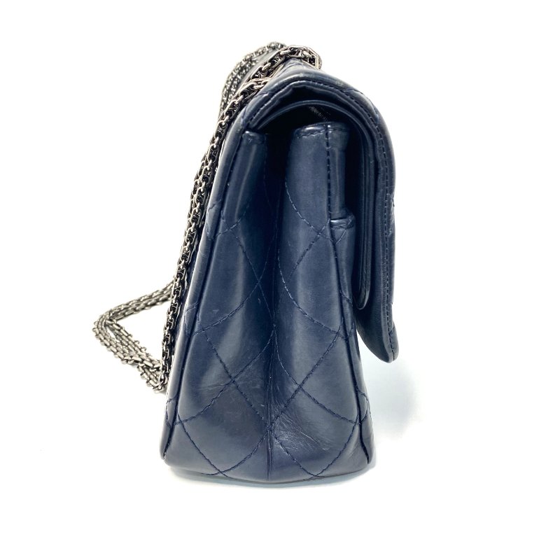 △ Chanel 香奈兒 2.55 Jumbo Navy Aged Calfskin Ruthenium-Finish Metal Chain Flap Bag 2.55特大號深藍色舊化小牛皮鍍釕金屬鏈條肩背袋 A37590 - 247007323-3
