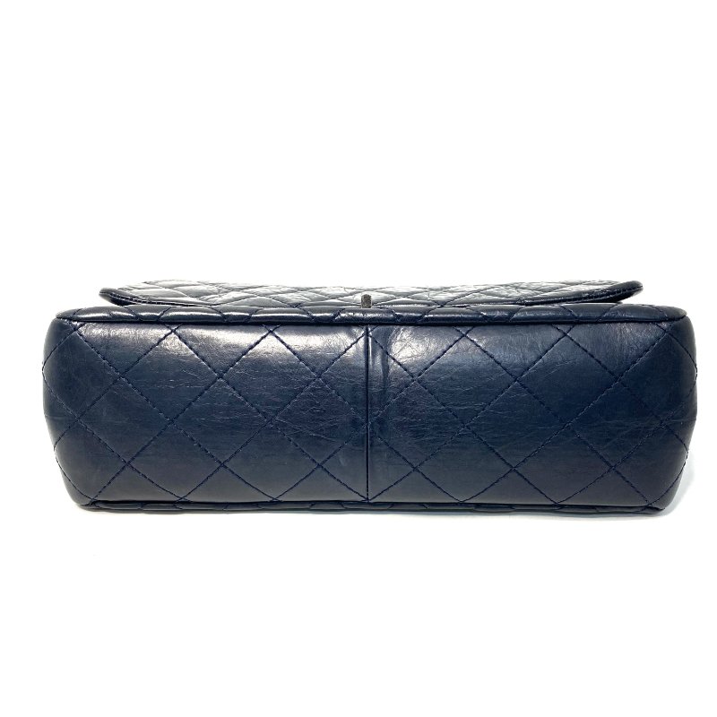 △ Chanel 香奈兒 2.55 Jumbo Navy Aged Calfskin Ruthenium-Finish Metal Chain Flap Bag 2.55特大號深藍色舊化小牛皮鍍釕金屬鏈條肩背袋 A37590 - 247007323-5