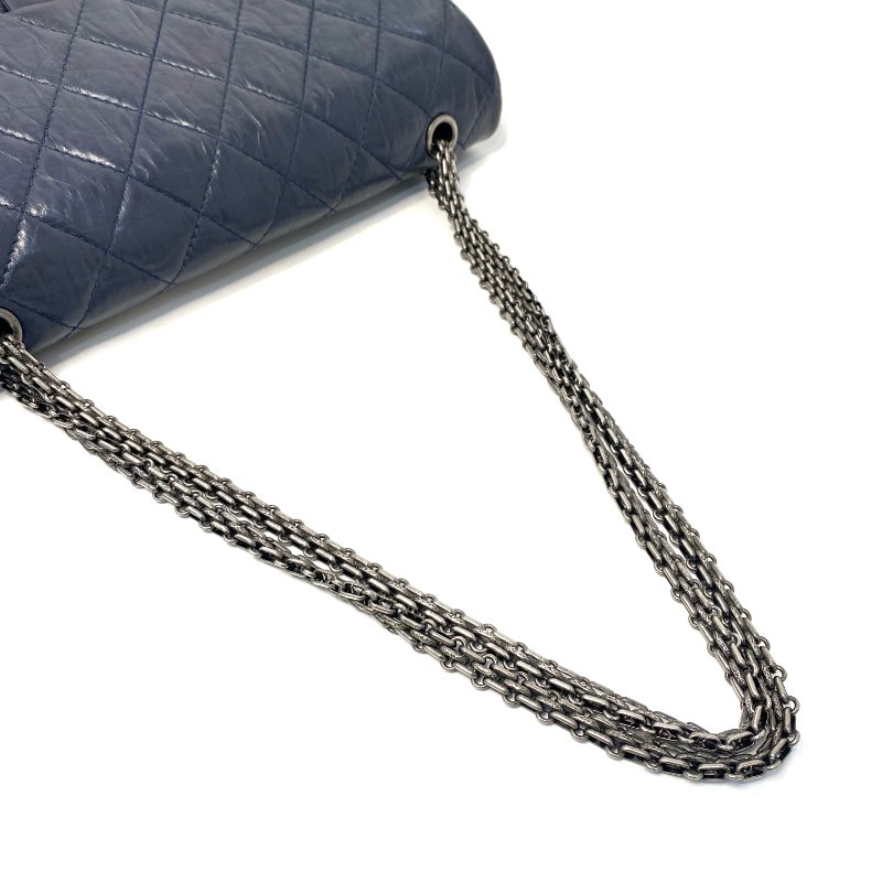 △ Chanel 香奈兒 2.55 Jumbo Navy Aged Calfskin Ruthenium-Finish Metal Chain Flap Bag 2.55特大號深藍色舊化小牛皮鍍釕金屬鏈條肩背袋 A37590 - 247007323-17