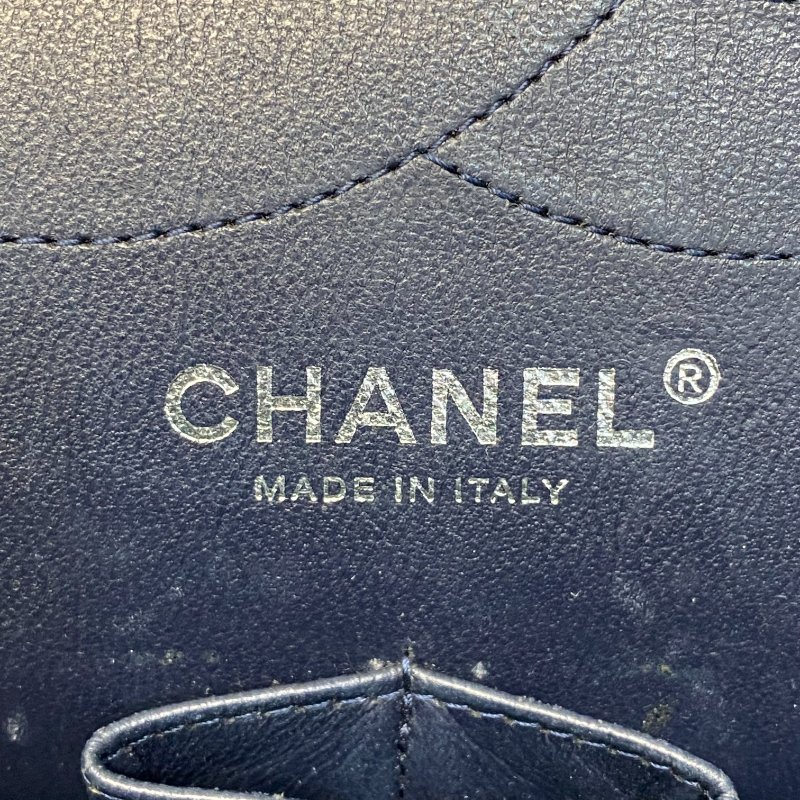 △ Chanel 香奈兒 2.55 Jumbo Navy Aged Calfskin Ruthenium-Finish Metal Chain Flap Bag 2.55特大號深藍色舊化小牛皮鍍釕金屬鏈條肩背袋 A37590 - 247007323-28