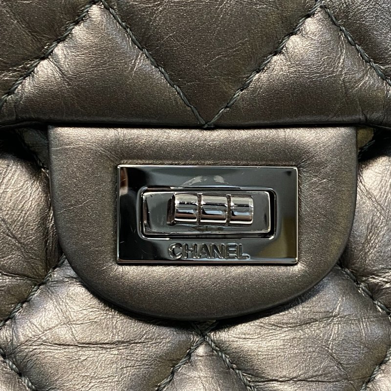 △ Chanel 香奈兒 2.55 Metallic Dark Grey Aged Calfskin Silver-tone Metal Chain Flap Bag 2.55金屬深灰色舊化牛皮銀色金屬鏈條肩揹袋 A37587 - 247007761-11