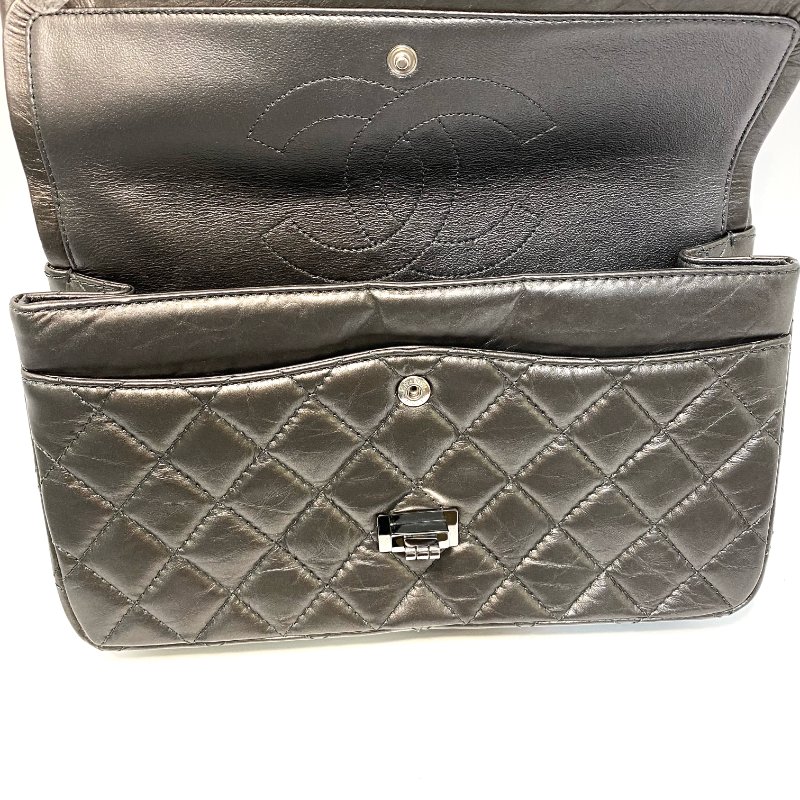 △ Chanel 香奈兒 2.55 Metallic Dark Grey Aged Calfskin Silver-tone Metal Chain Flap Bag 2.55金屬深灰色舊化牛皮銀色金屬鏈條肩揹袋 A37587 - 247007761-17