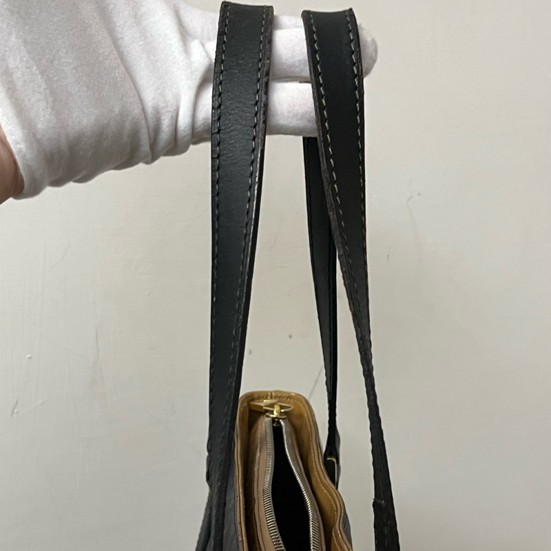 (老闆出國隨便賣)LV 經典 老花 黑 滿版LOGO壓印 五金發亮 手提包 手拿包 LV包-19