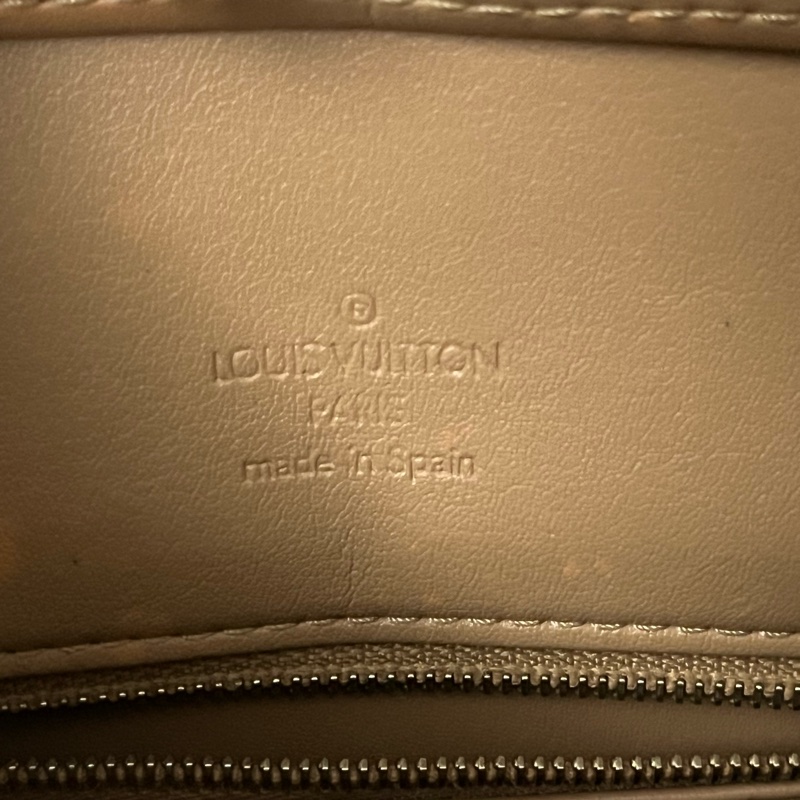 (老闆出國隨便賣)LV 經典 老花 黑 滿版LOGO壓印 五金發亮 手提包 手拿包 LV包-31