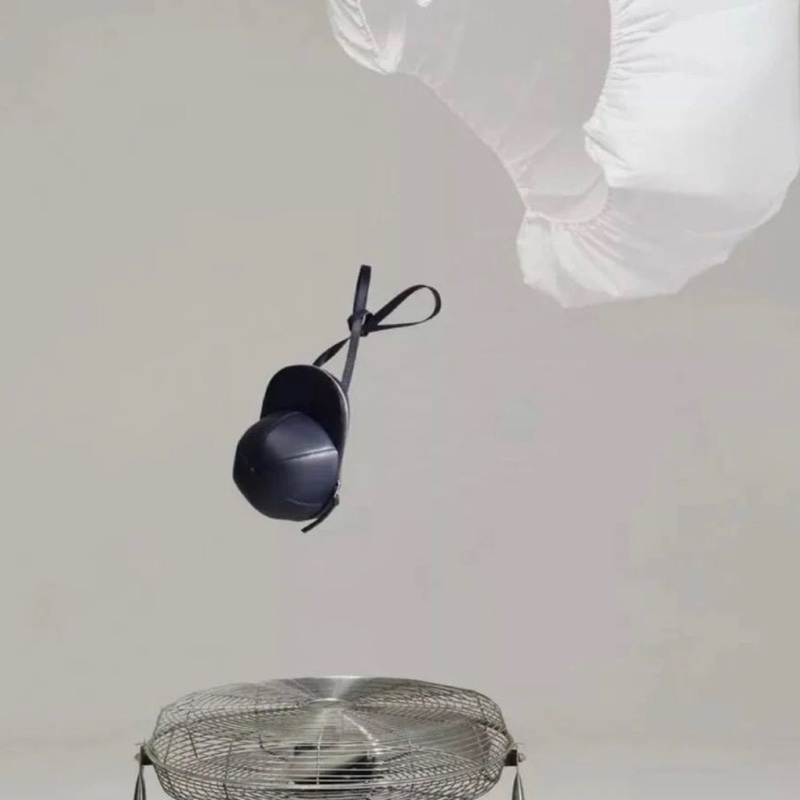 JW ANDERSON 黑色 全皮革 cap bag 帽子包 棒球帽  九新少用割愛13800必收🤎🤎🤎🤎 正常使用痕跡 高標-0