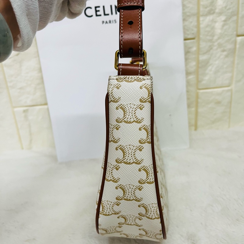 CELINE AVA TRIOMPHE腋下包-4