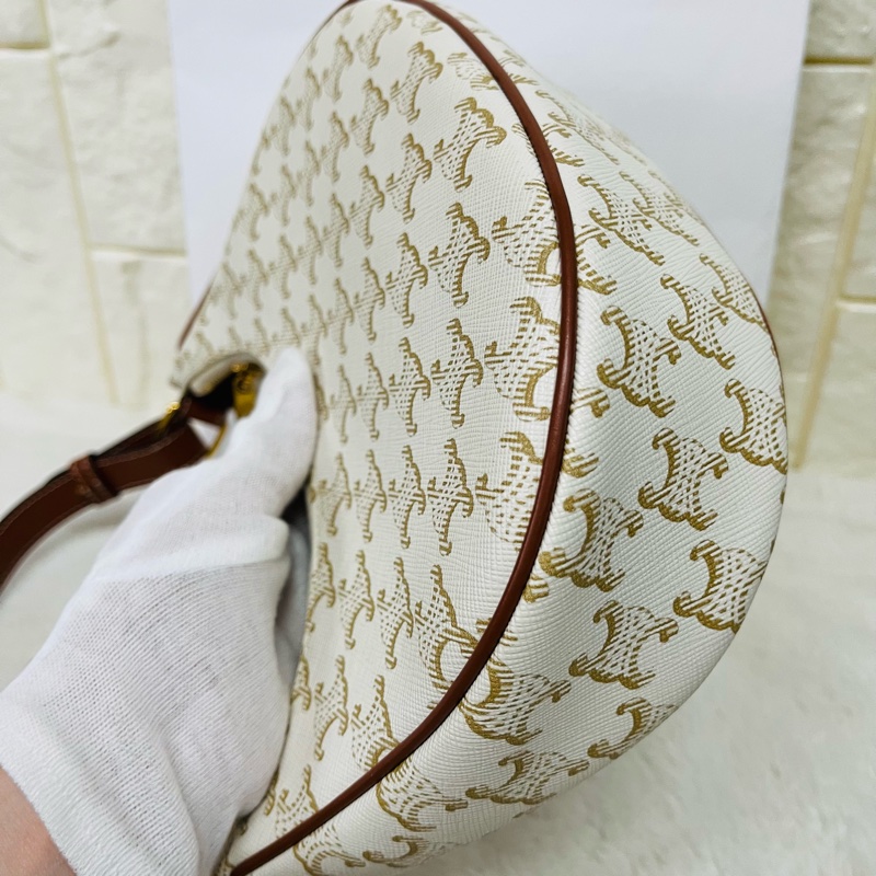 CELINE AVA TRIOMPHE腋下包-12