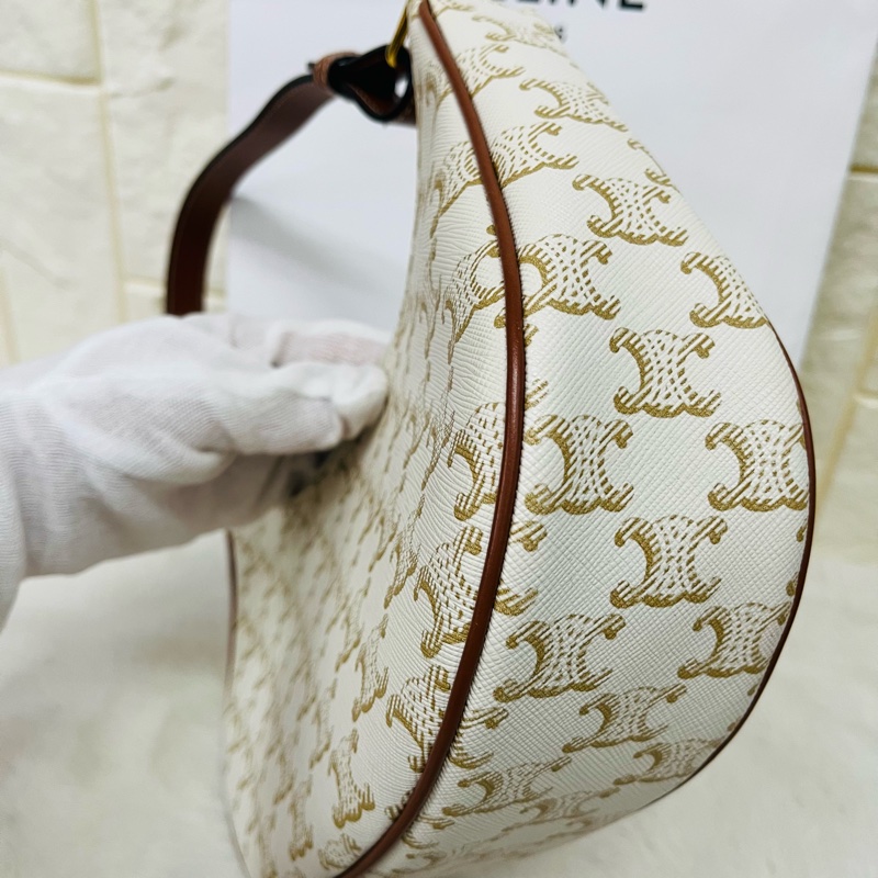 CELINE AVA TRIOMPHE腋下包-14