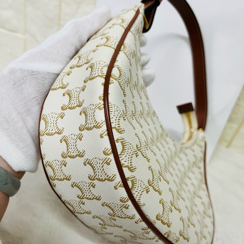 CELINE AVA TRIOMPHE腋下包-15