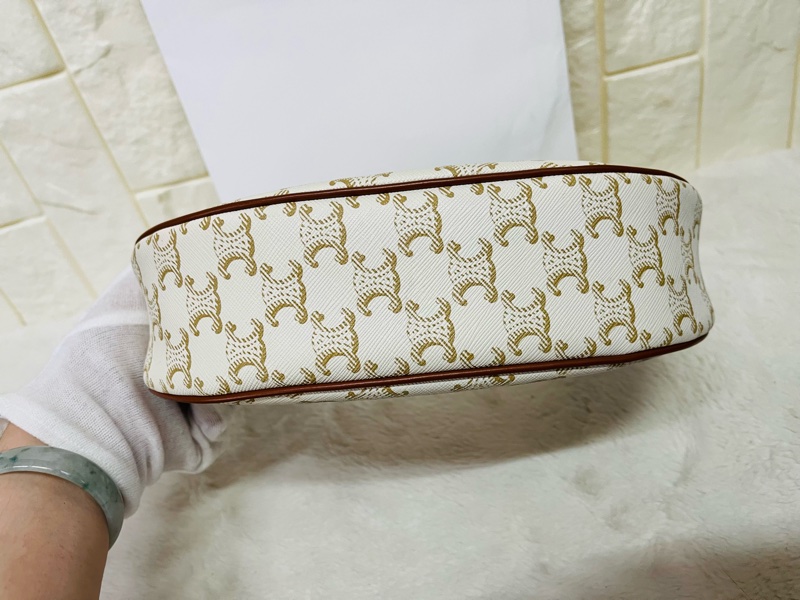 CELINE AVA TRIOMPHE腋下包-16