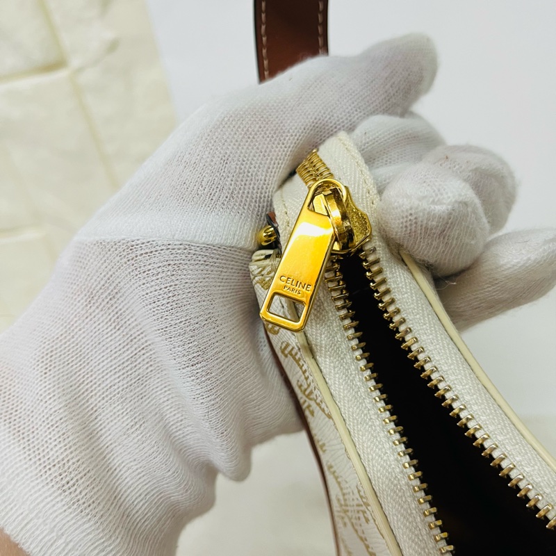 CELINE AVA TRIOMPHE腋下包-24