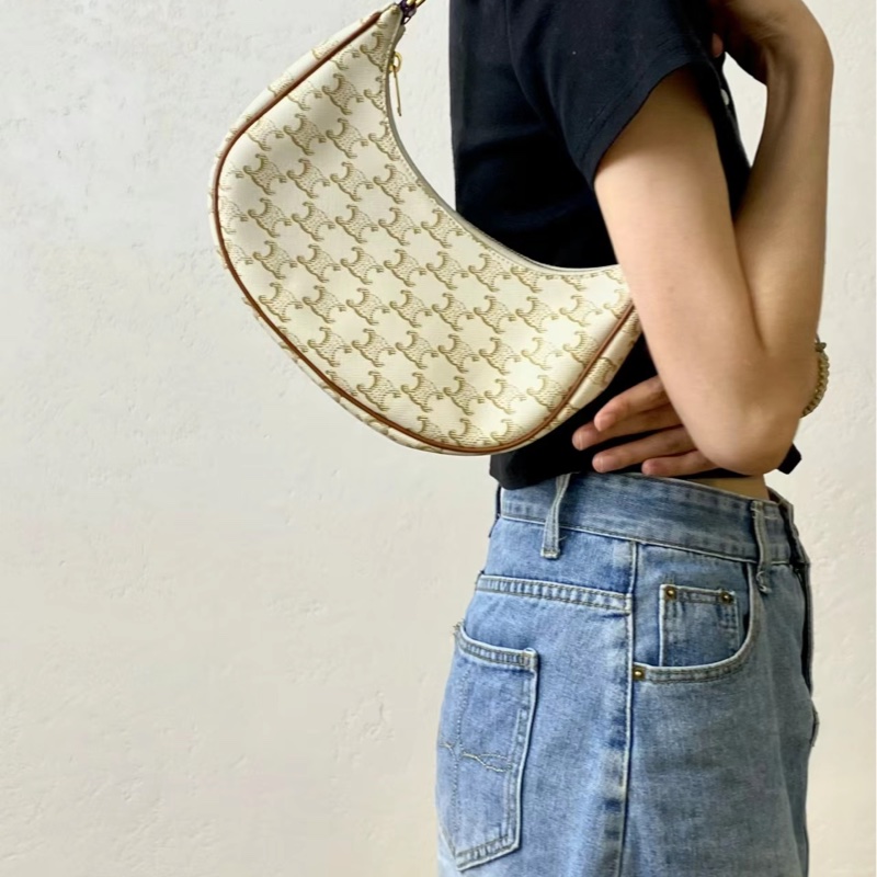 CELINE AVA TRIOMPHE腋下包-25