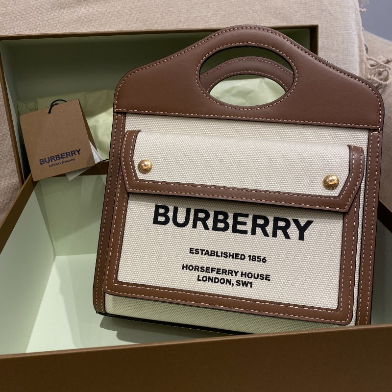 Burberry mini pocket 口袋包-0