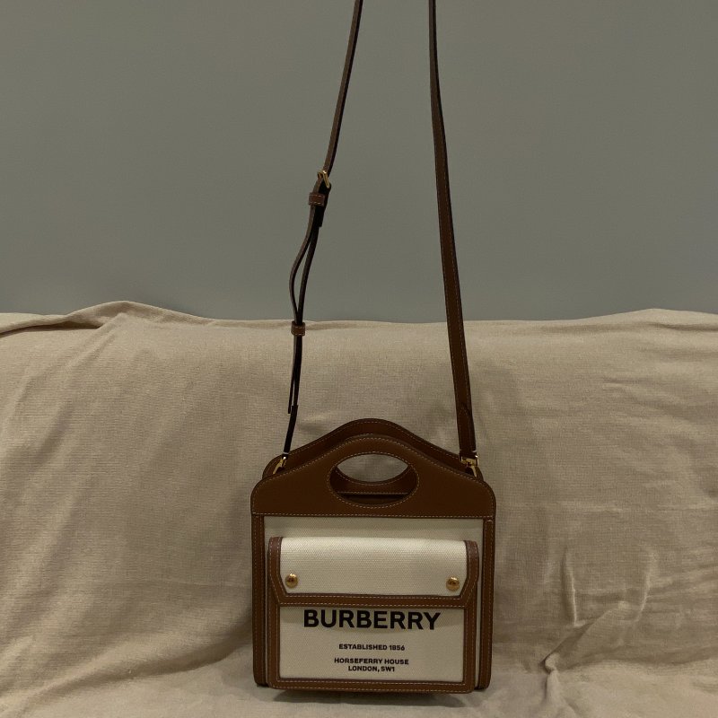 Burberry mini pocket 口袋包-1