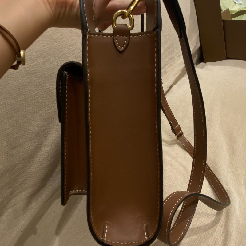 Burberry mini pocket 口袋包-2