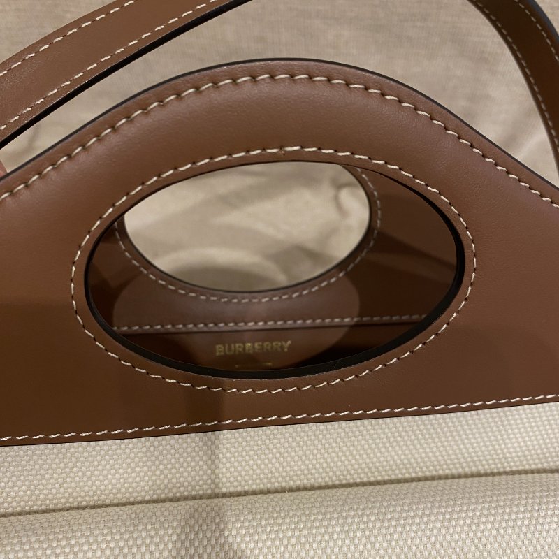 Burberry mini pocket 口袋包-6