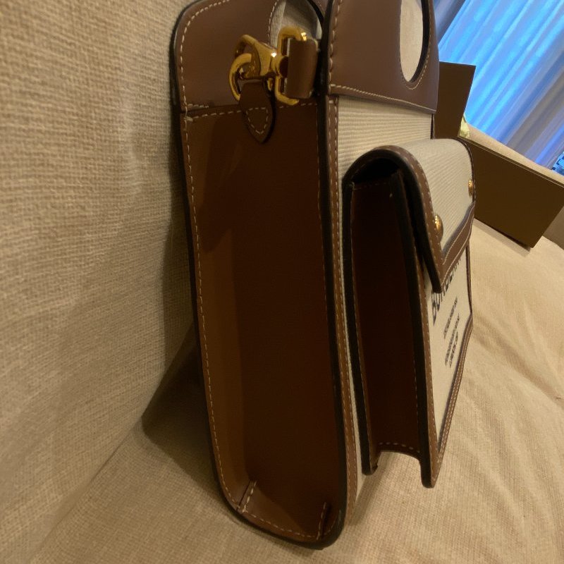 Burberry mini pocket 口袋包-16